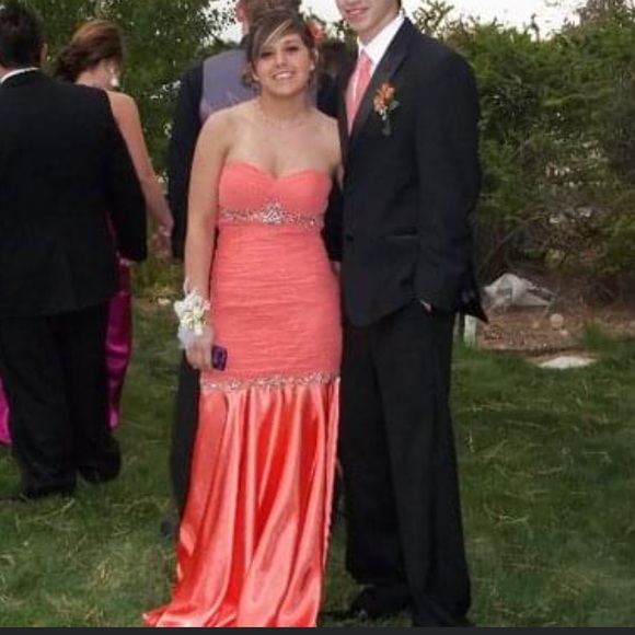Prom dress!!! - Picture 1 of 2
